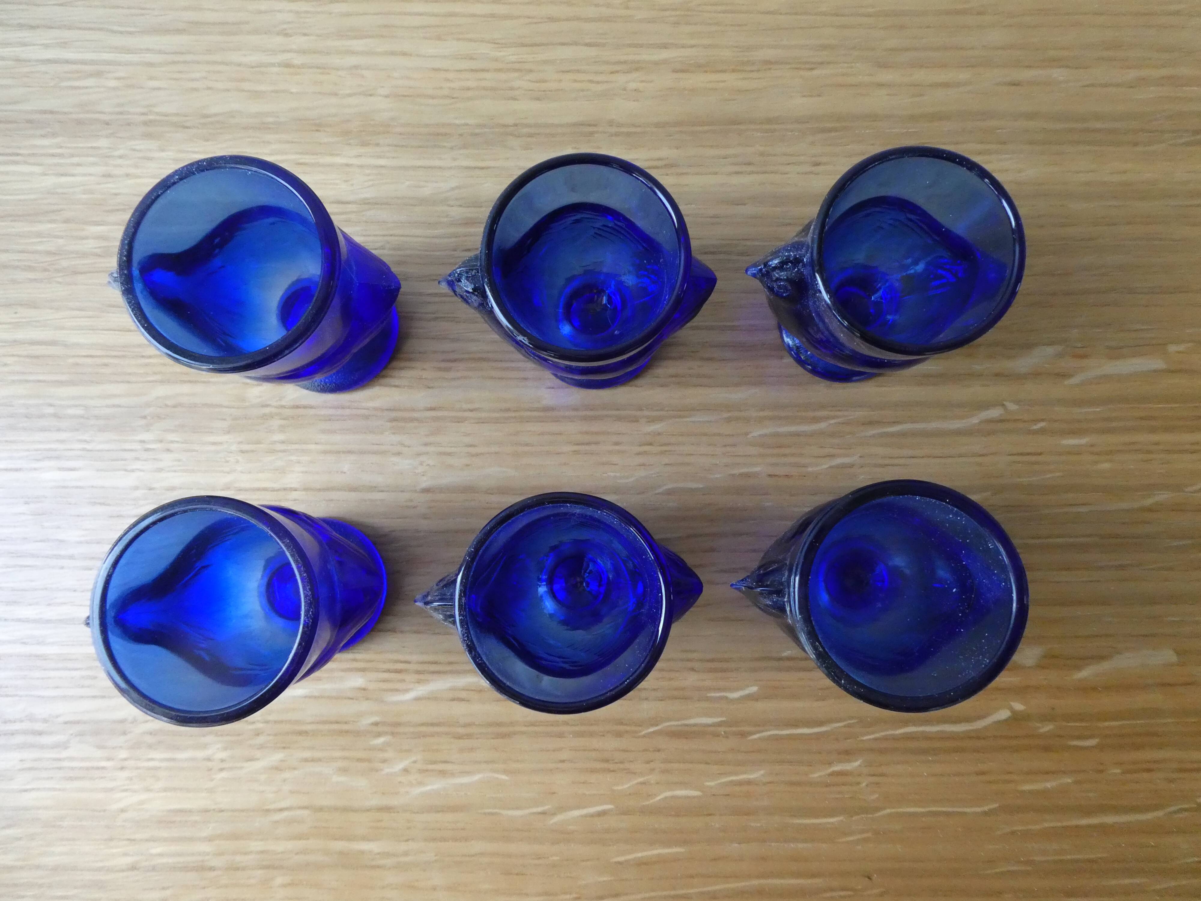 6 blue glass coquetiers, hen shape, France, 70s