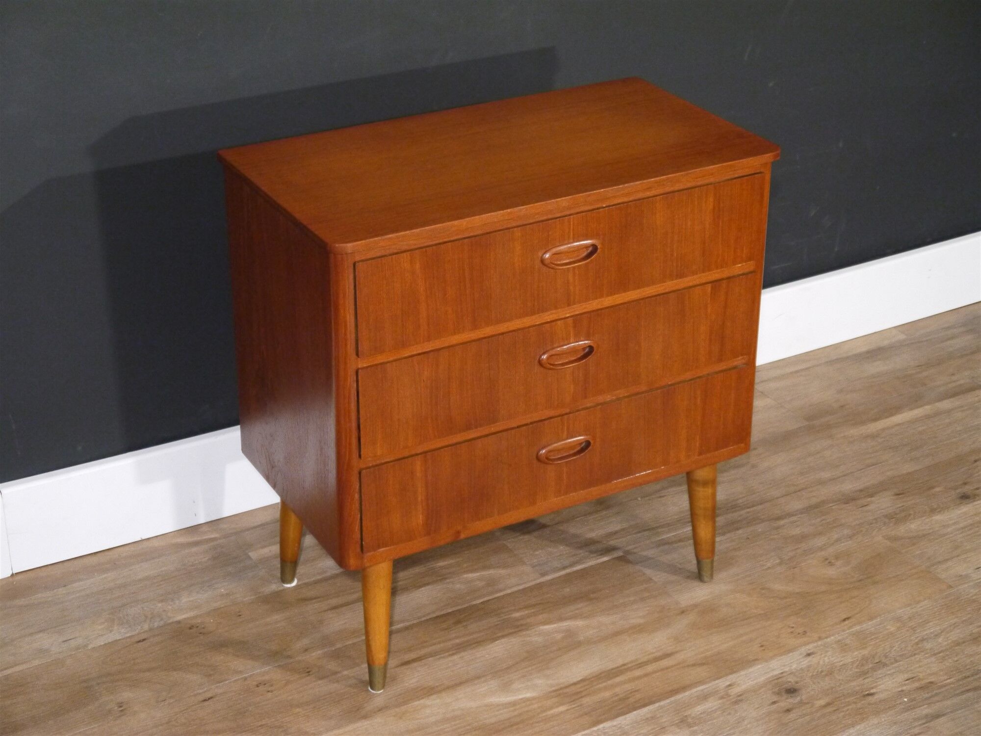 Commode scandinave en teck