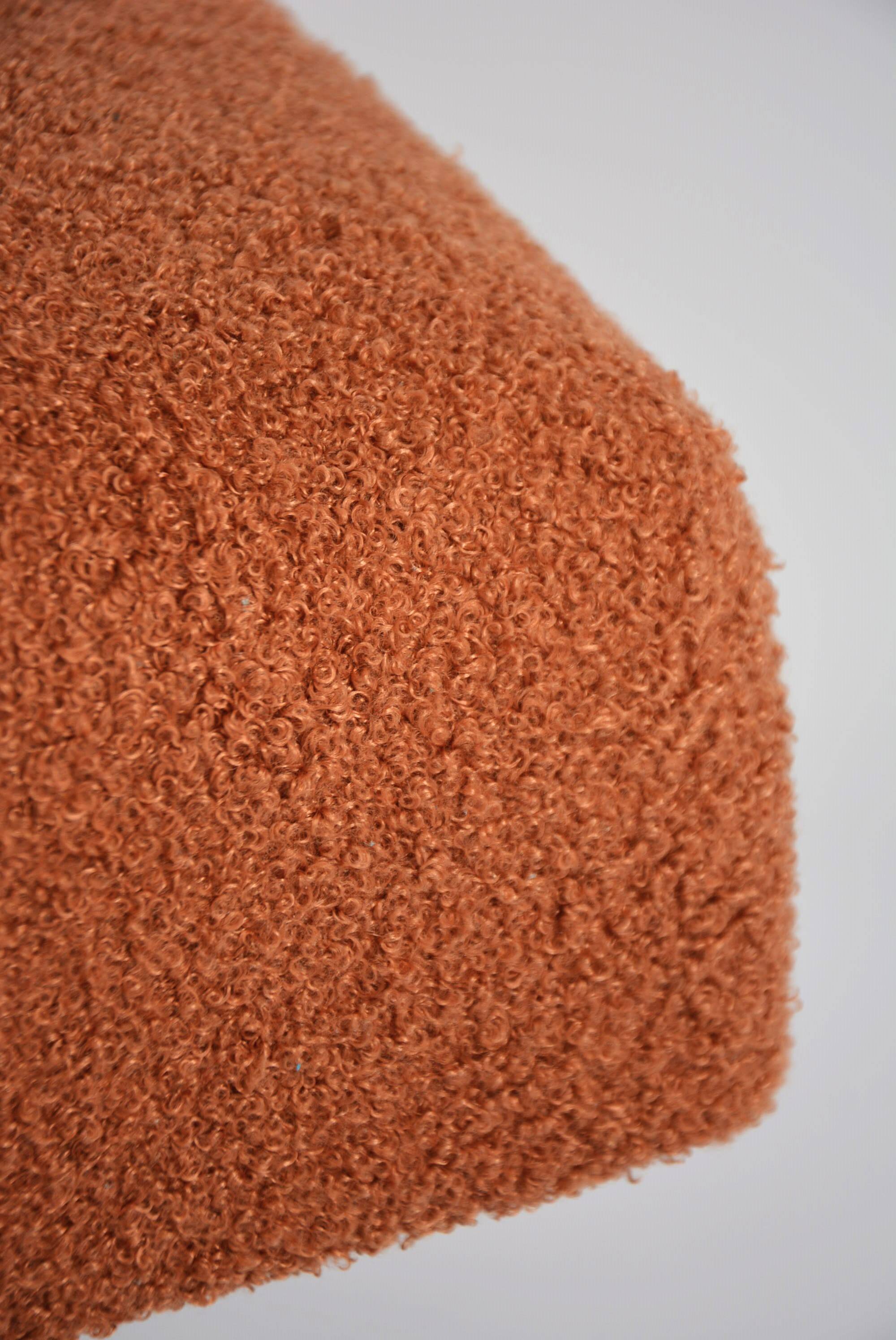 Kompas terracotta armchair