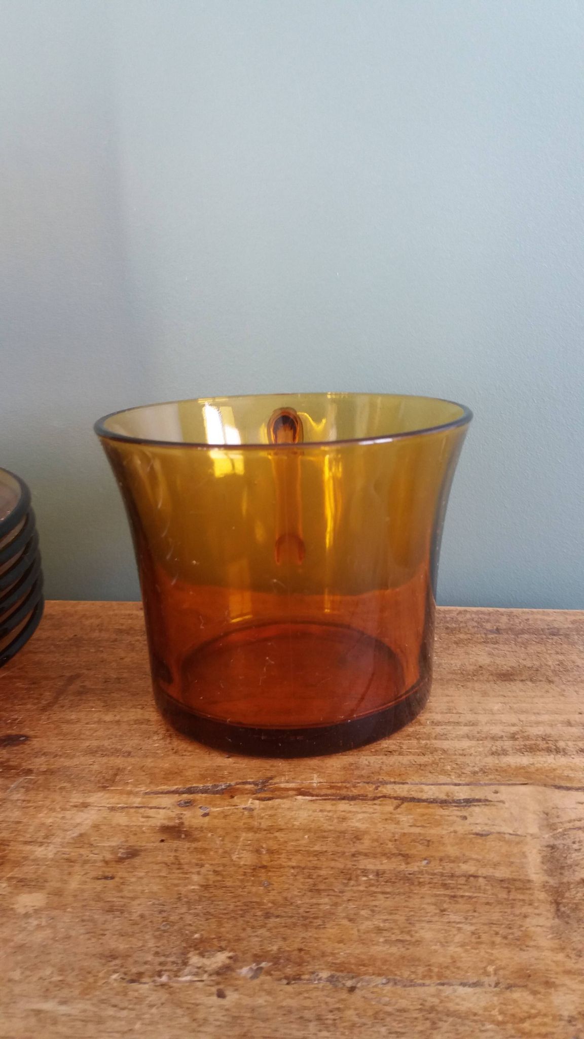 Duralex tea set, 6 large amber glass cups and saucers