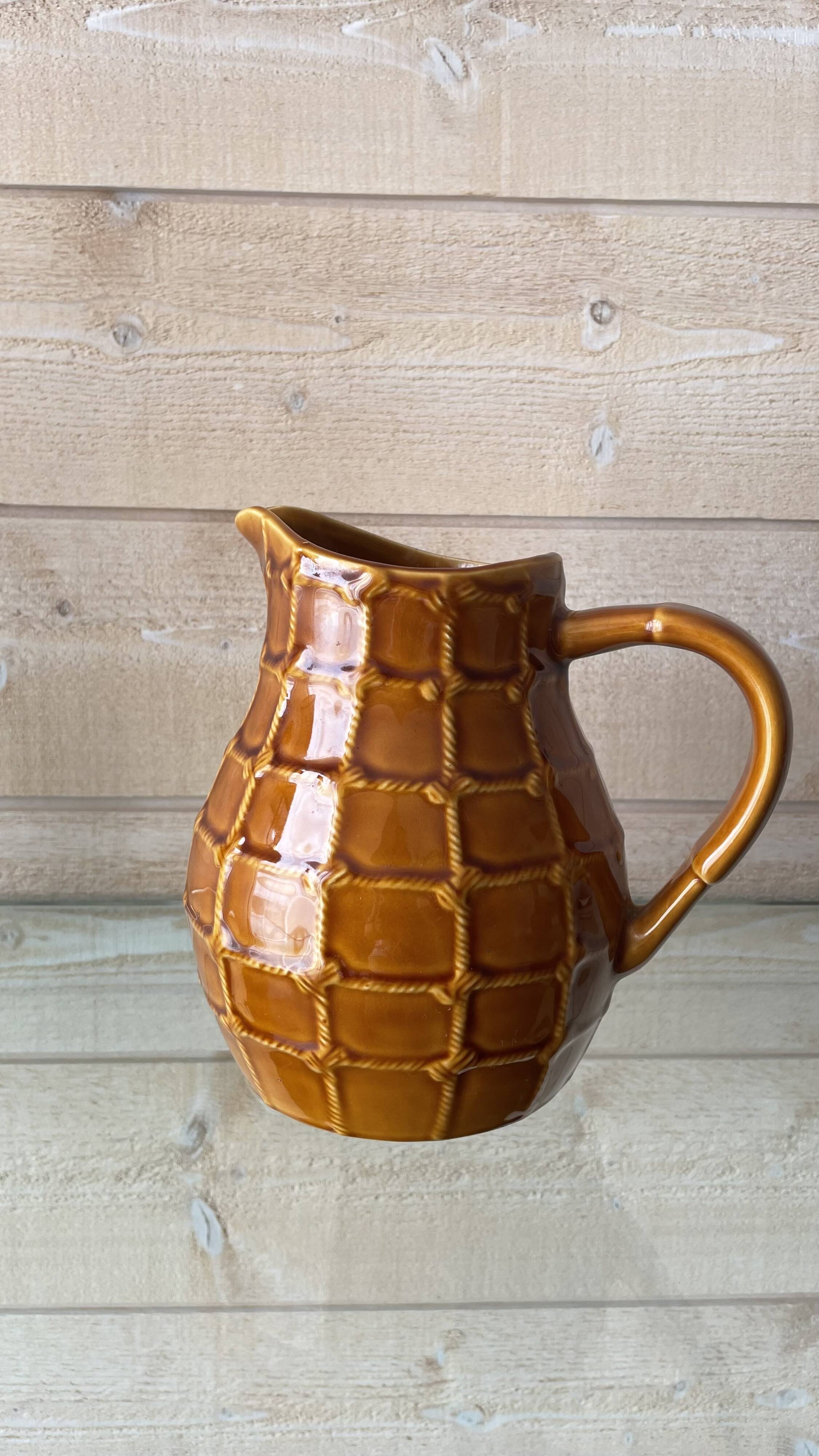 Saint Clément pitcher, vintage rope pattern