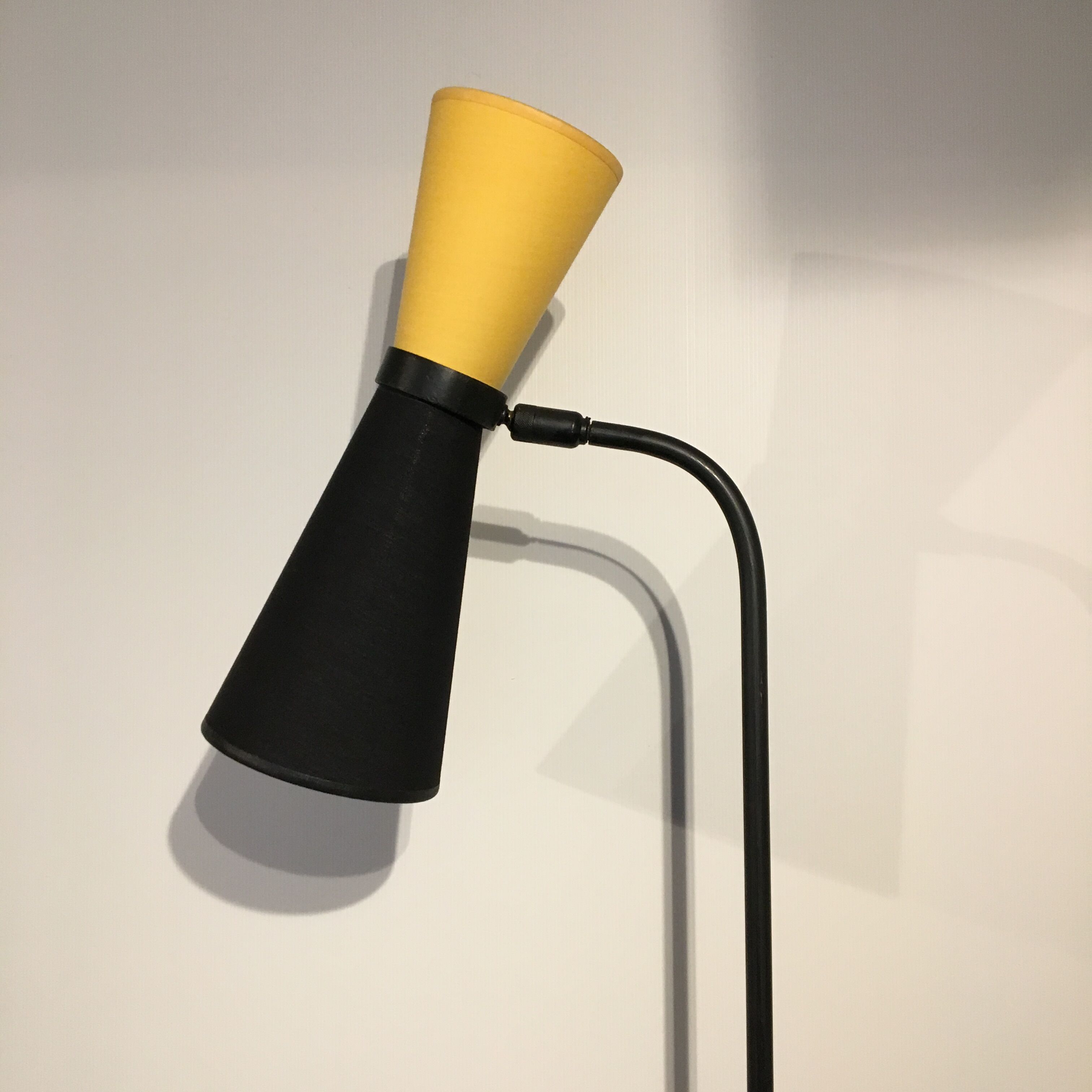 Lampadaire tripode vintage