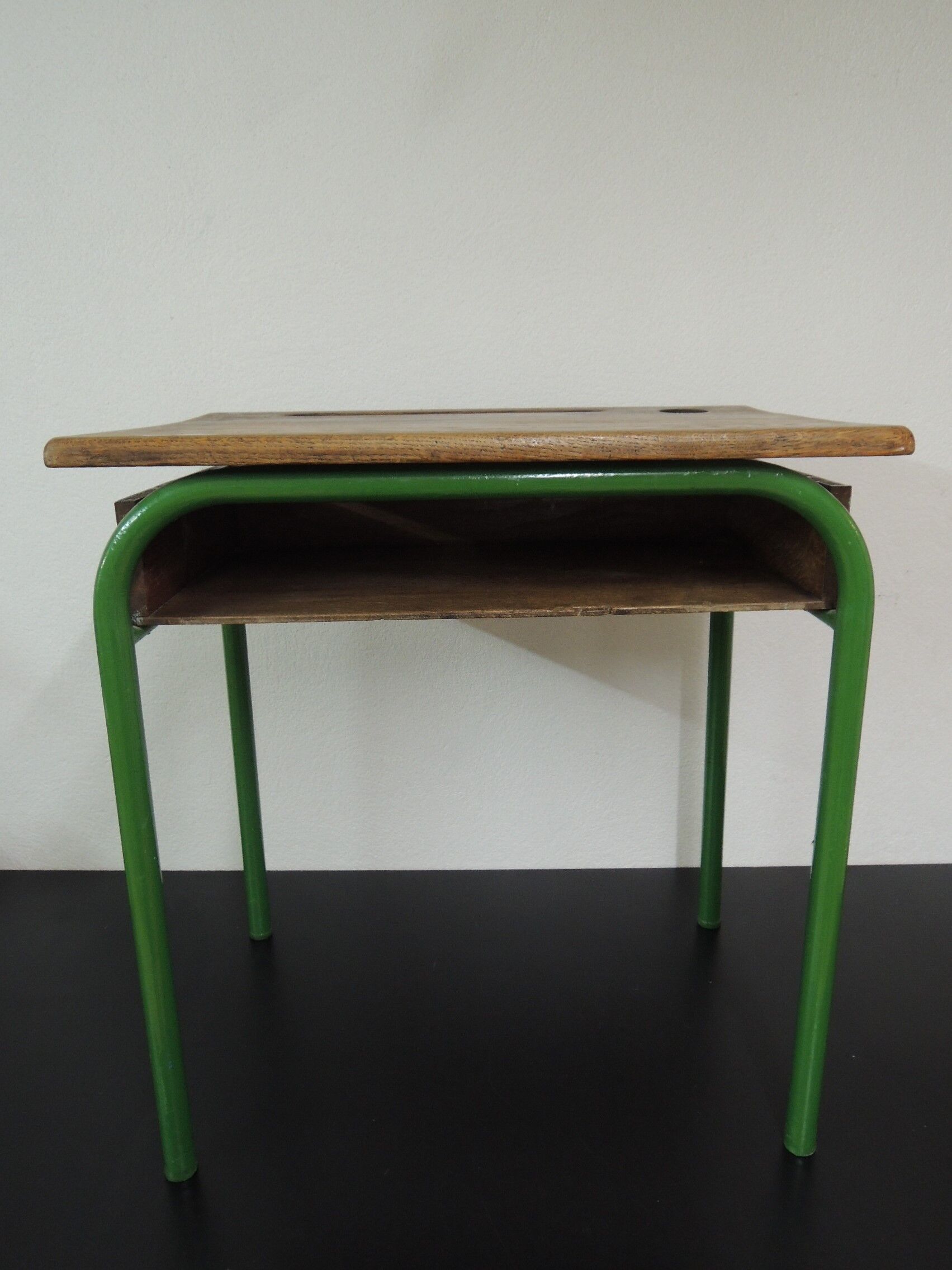 Maternal school desk