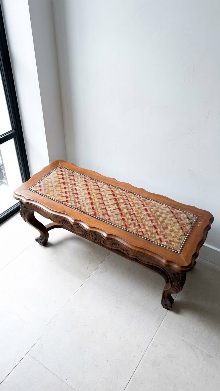 Semainier Louis XV en bois galbé