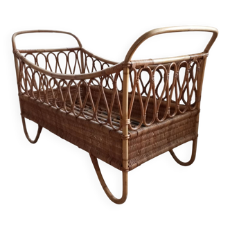 Rattan cradle