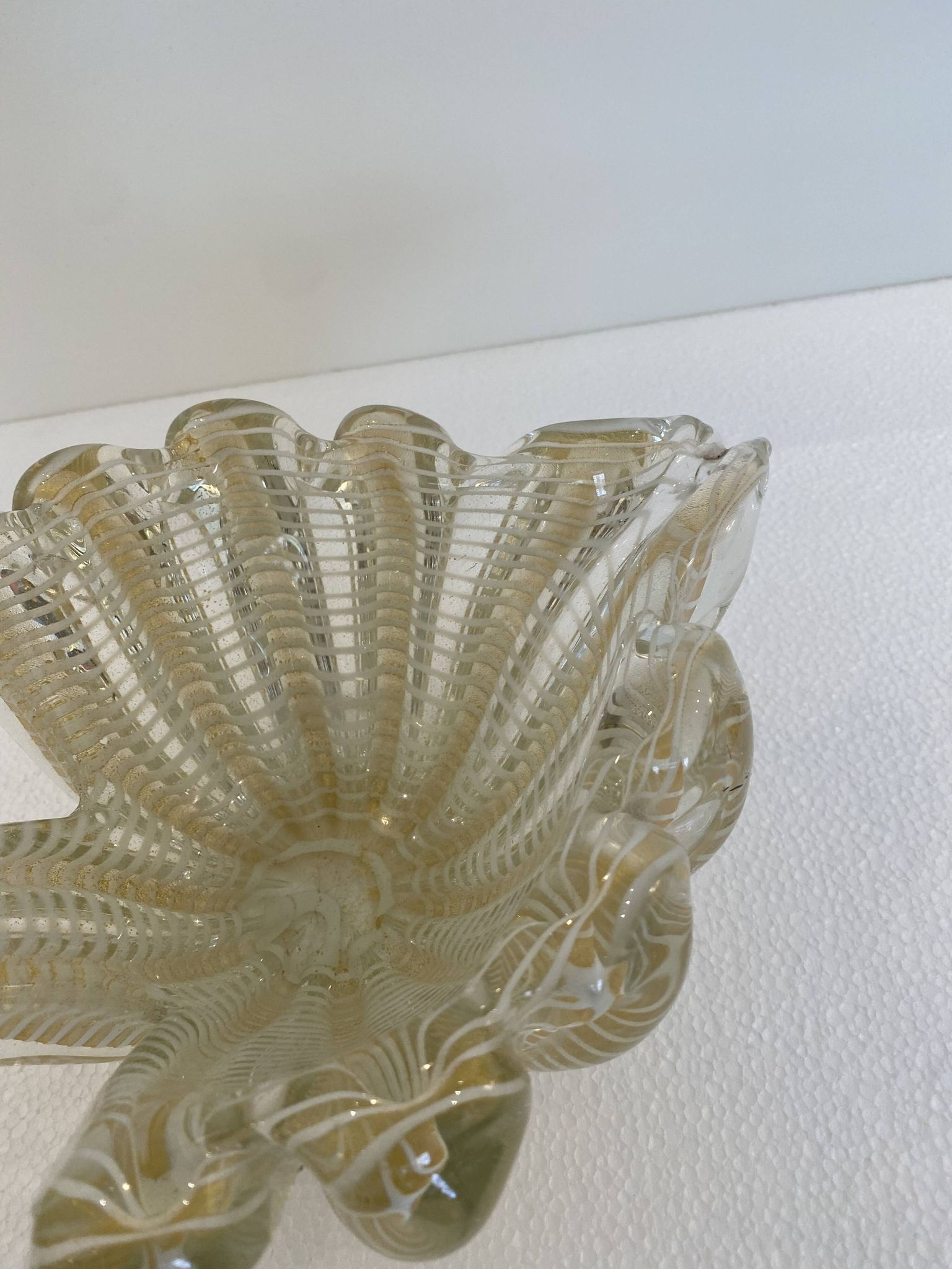 Murano Barovier 'Zebrati' Decor Glass Shell Bowl Hollywood Regency, 1960s