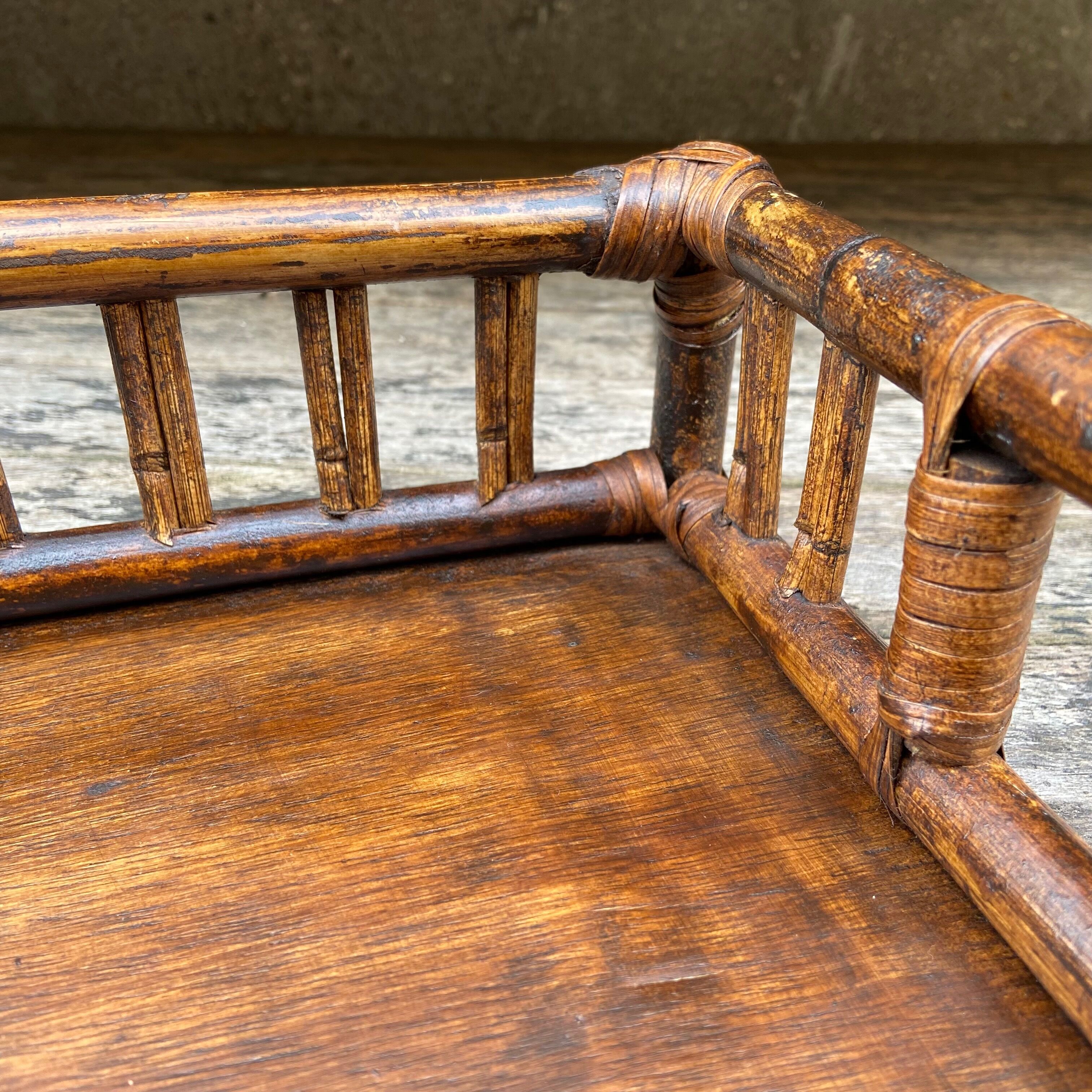 Serving tray in rattan and bamboo