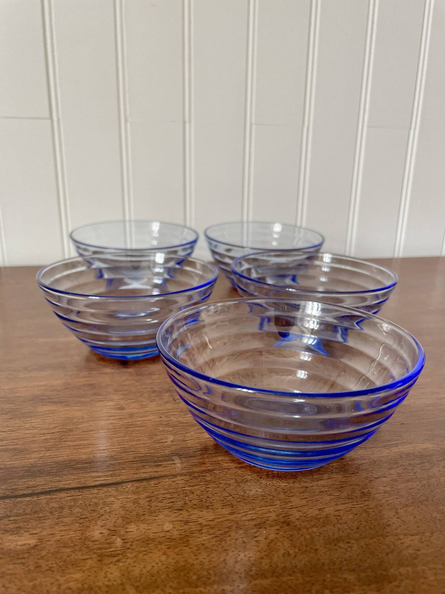 Lot 5 bols en verre bleu Bormioli Rocco