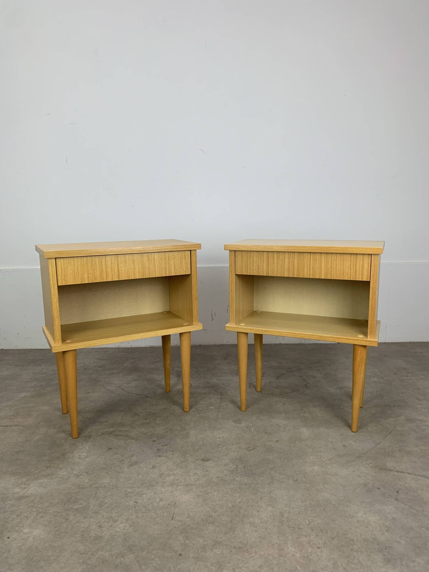 Paire de tables de chevet vintage années 60, bois blond