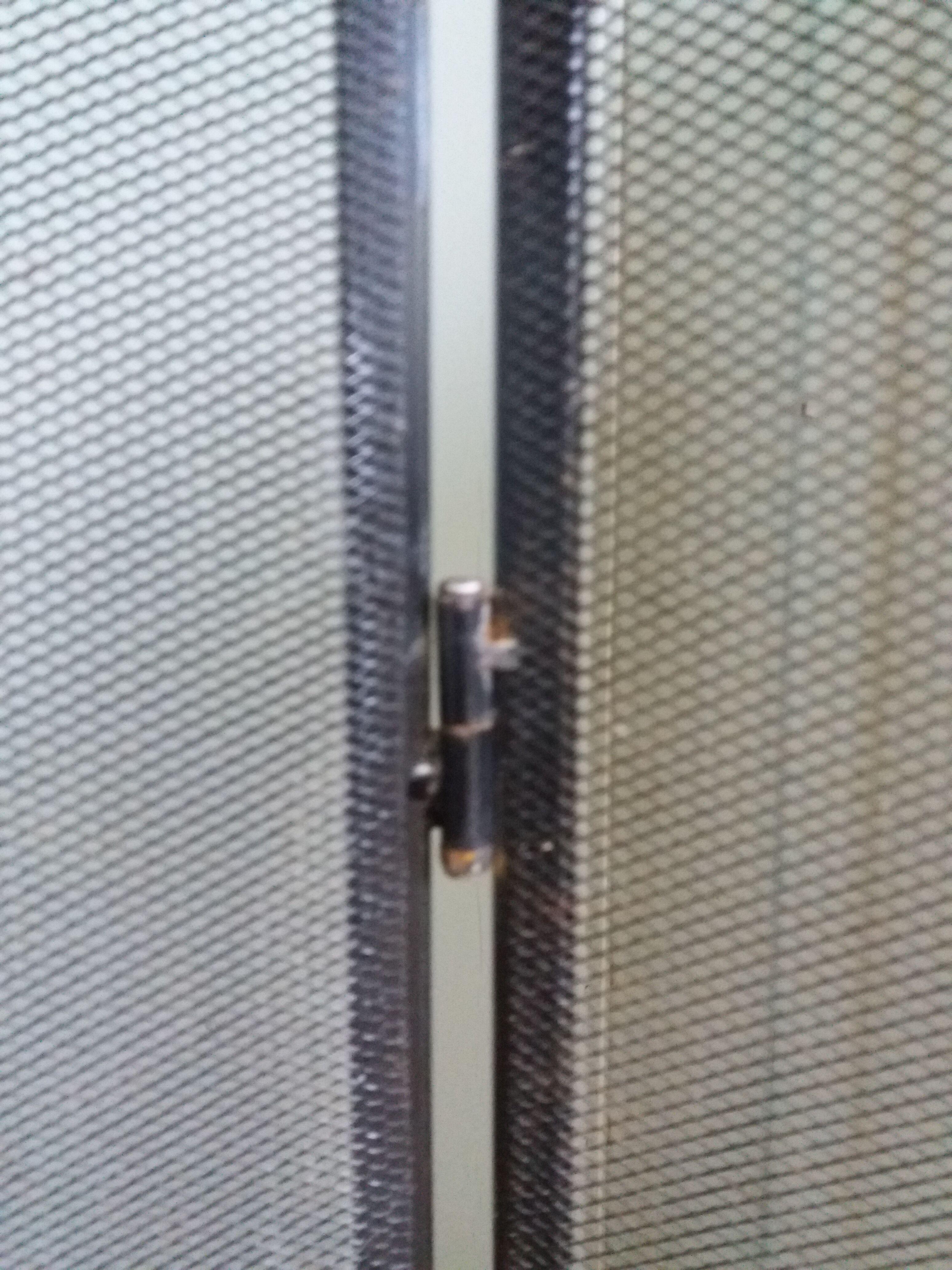 Fire screen chimney grille