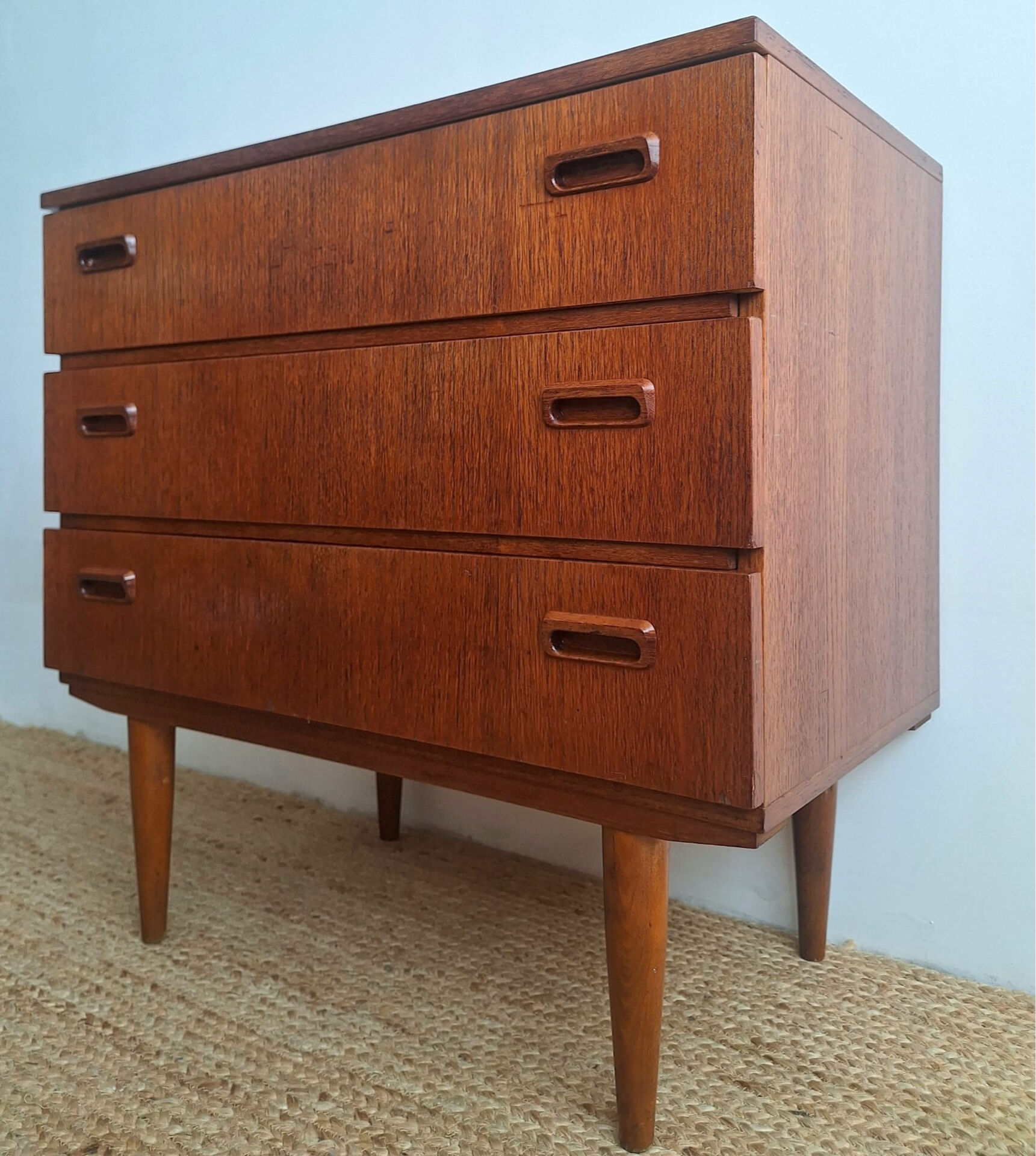 Commode scandinave vintage en teck
