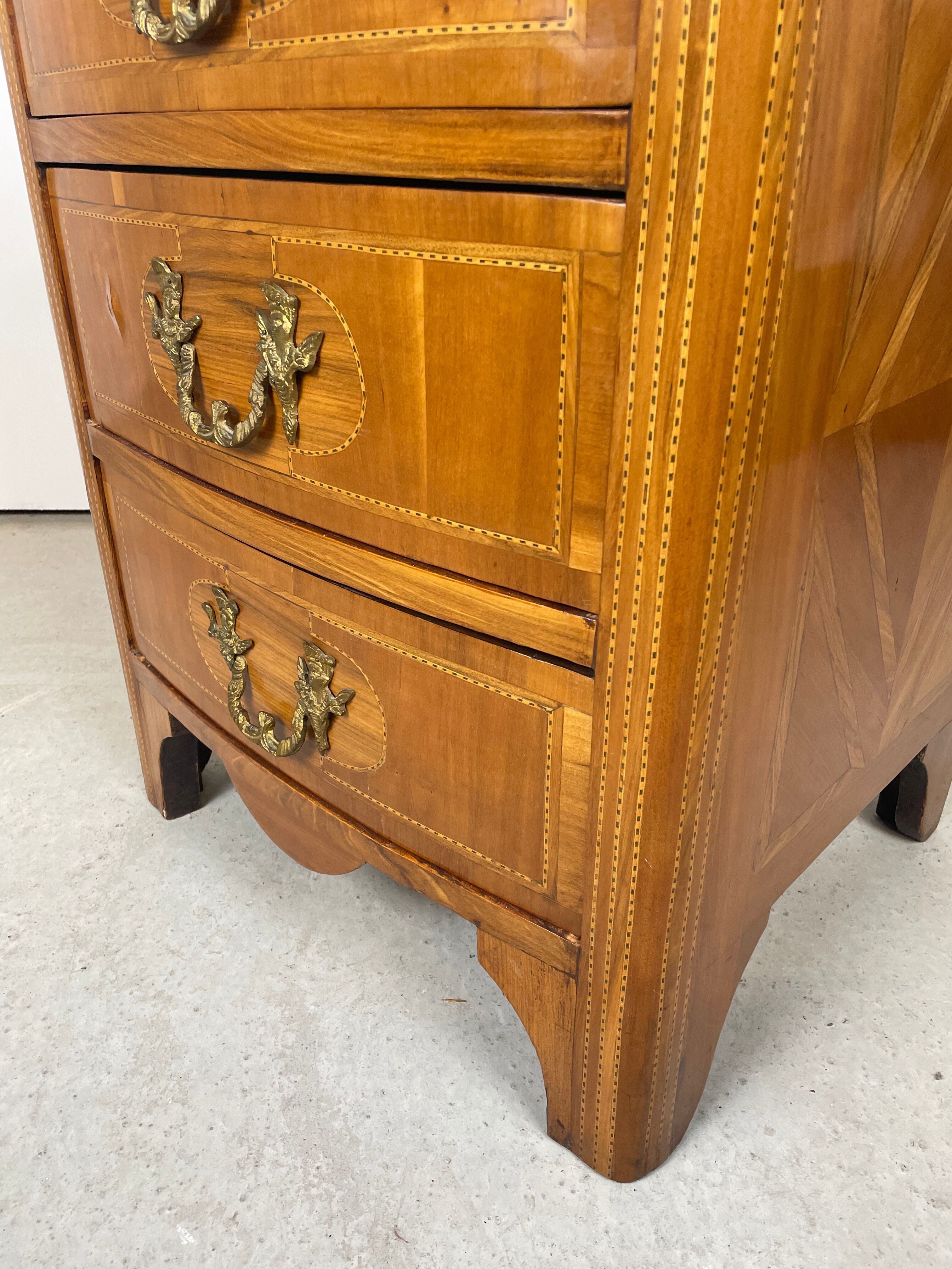 Inlaid drawer cabinet