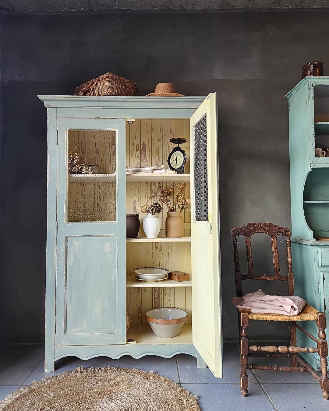 Display cabinet