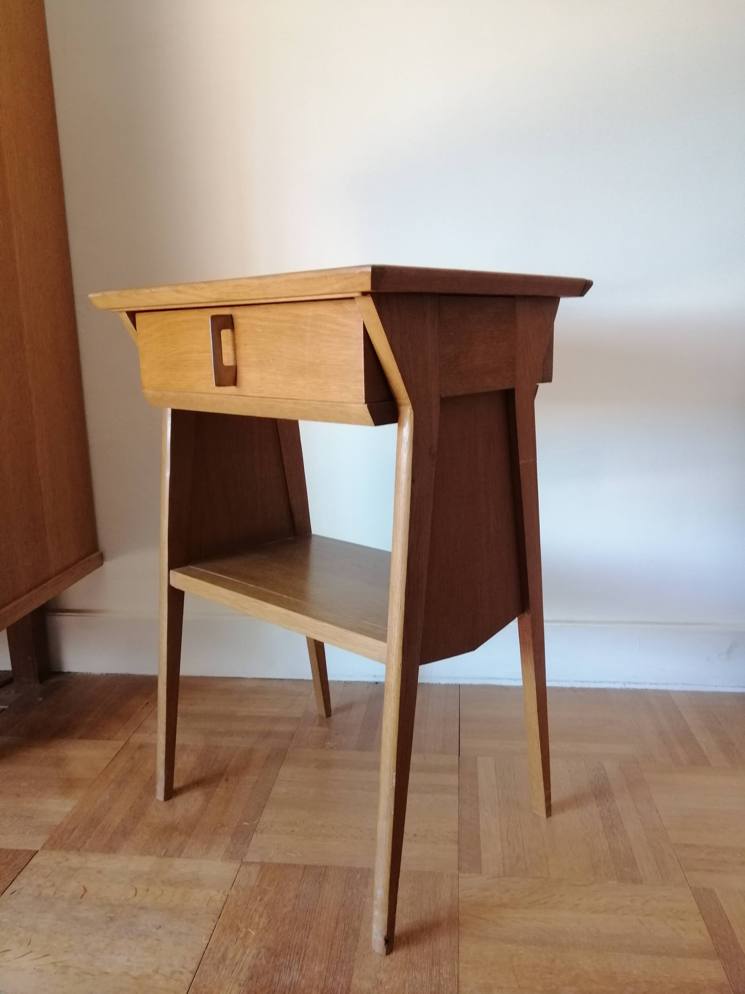 Vintage bedside table in oak, 60-70s