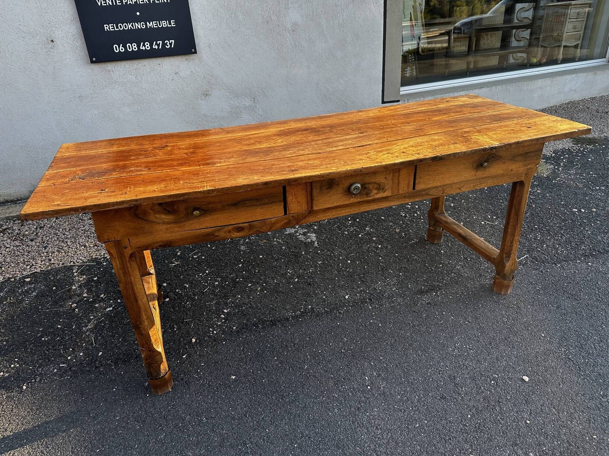 Farm table