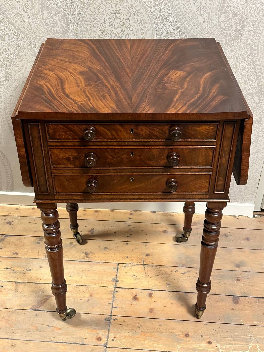 Antique pembroke table