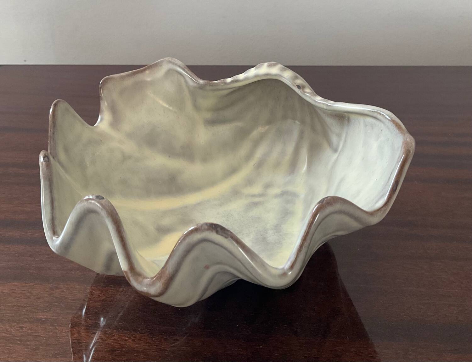 Vintage ceramic shell emptier Italy