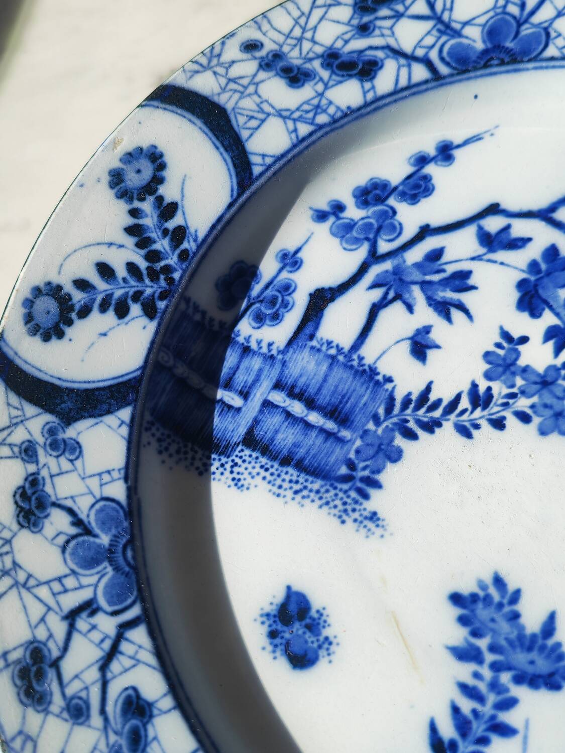 Creil Montereau dish