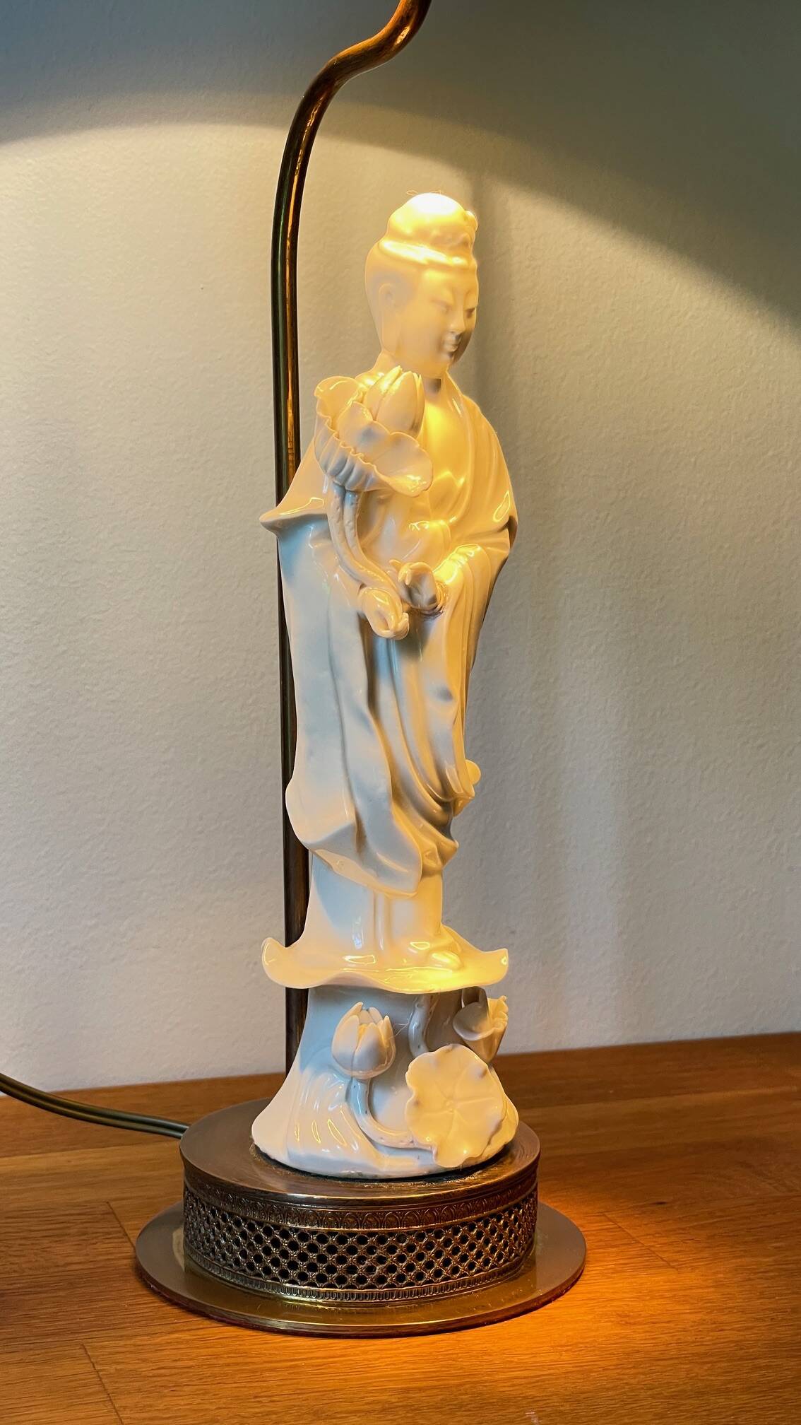 Early 20th Century Chinese Porcelain Lamp