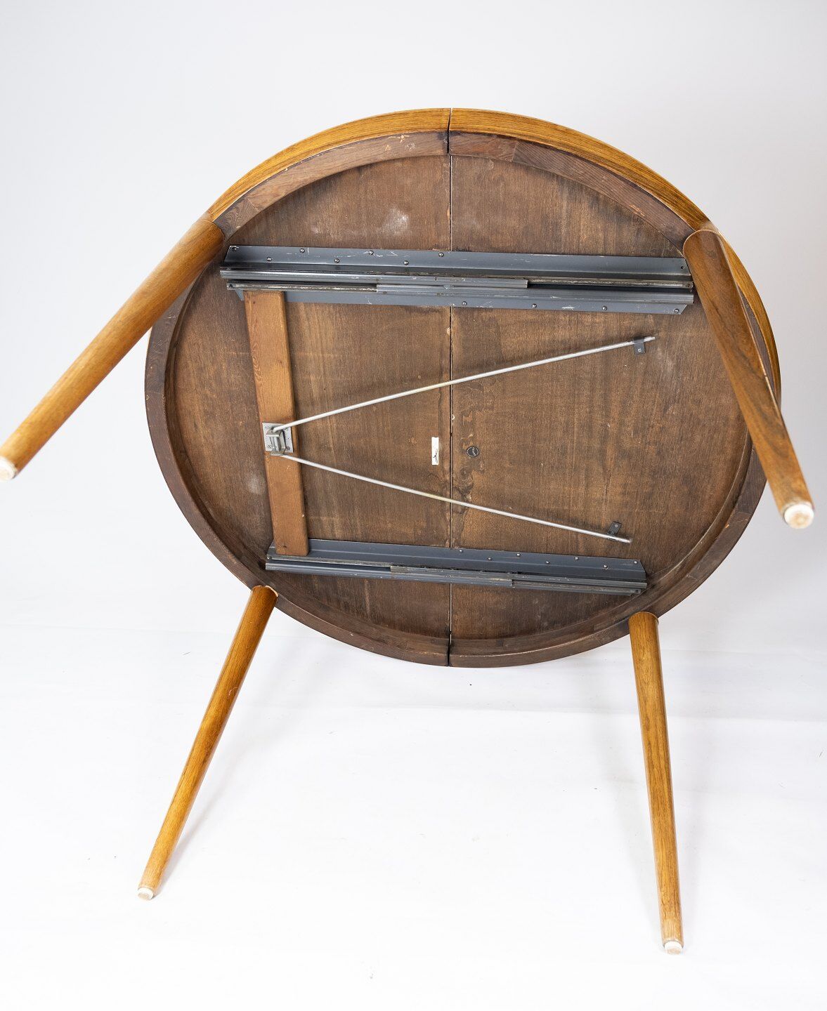 Dining table in rosewood of danish design from the 1960s.