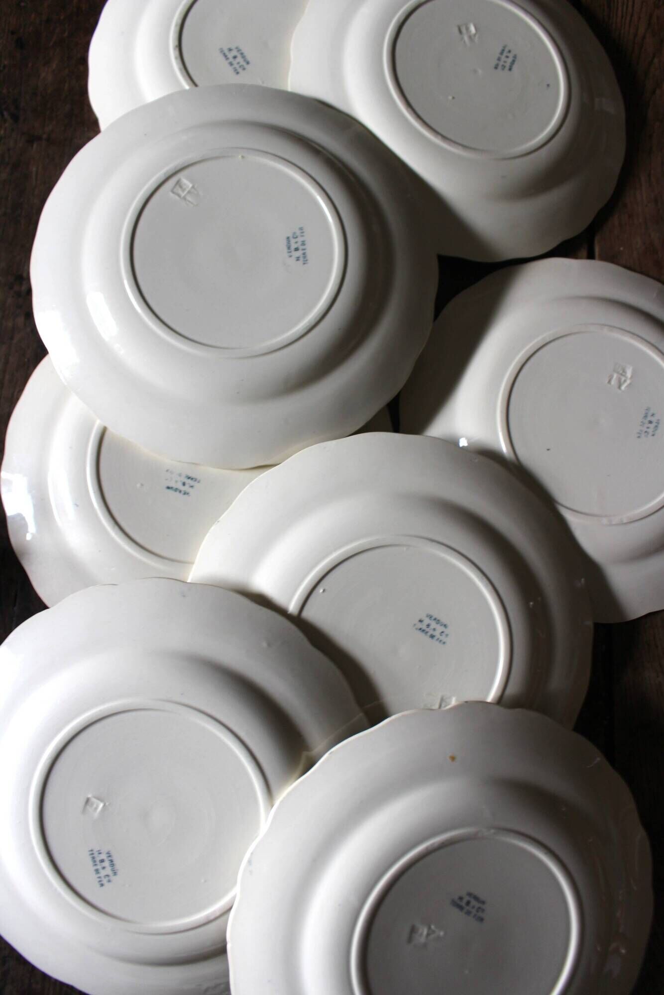 A set of 8 flat plates Terre de Fer Bleu Verdun HBC.