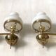 Paire d'appliques ancienne en laiton et opaline