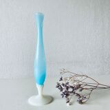 Vase ancien en opaline bleue et blanche