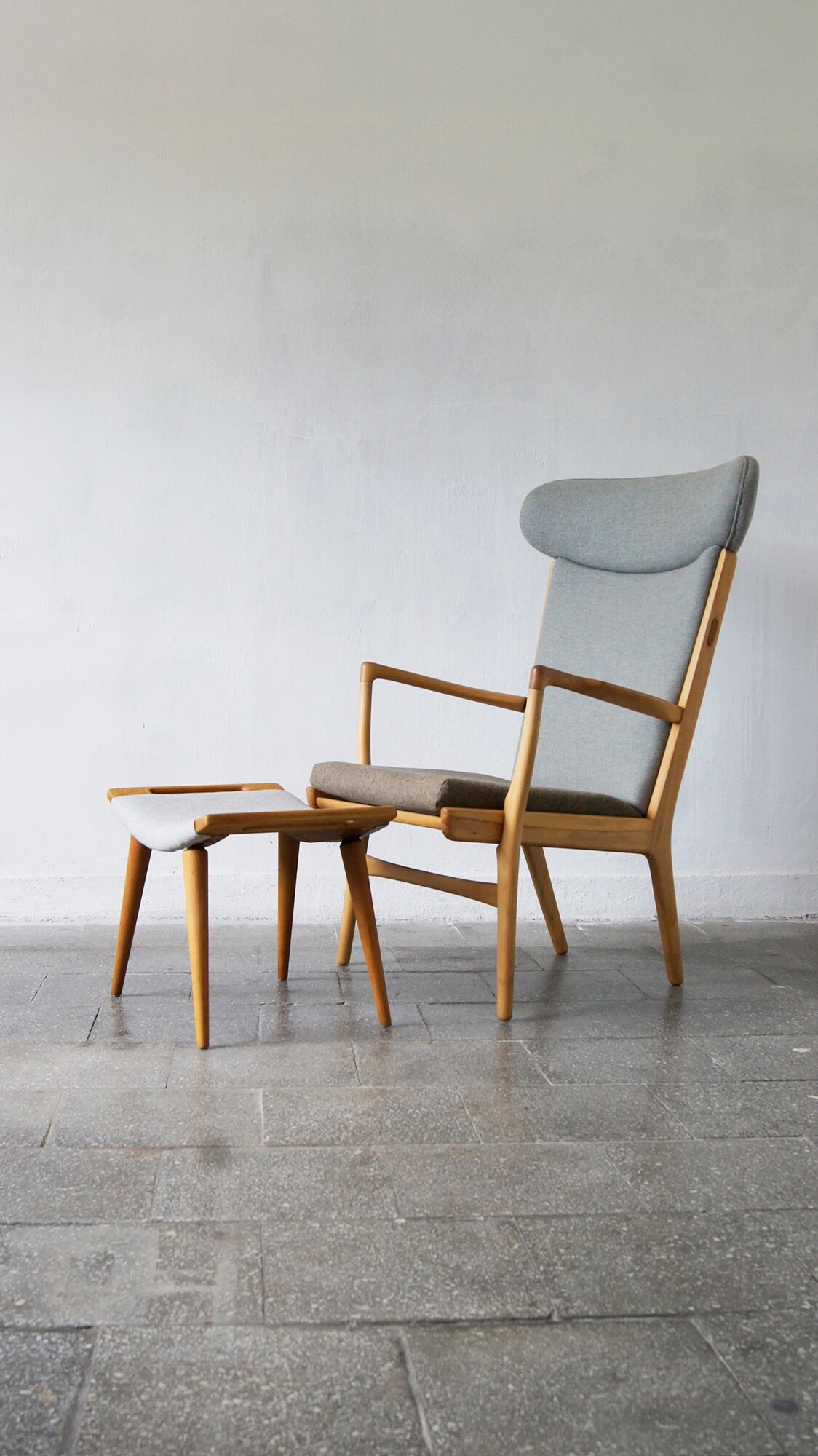 Fauteuil modèle AP-16 et ottoman par Hans J. Wegner pour AP-Stolen, 1951, Set de 2