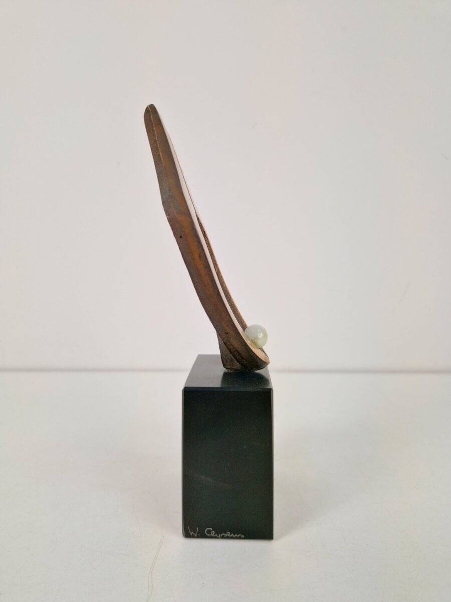 Sculpture en bronze sur socle en pierre par Willy Ceysens, 1970