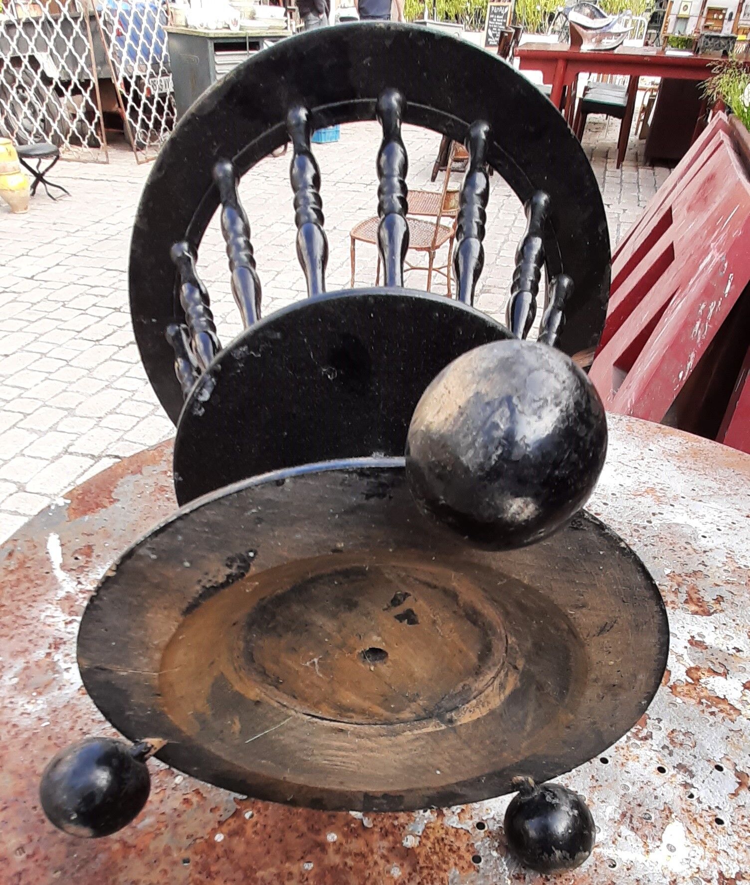 Openwork pot cover copper handle