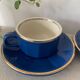 2 tasses à café et soucoupes