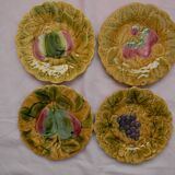 Set of 4 Sarreguemines majolica plates. Fruit decoration.