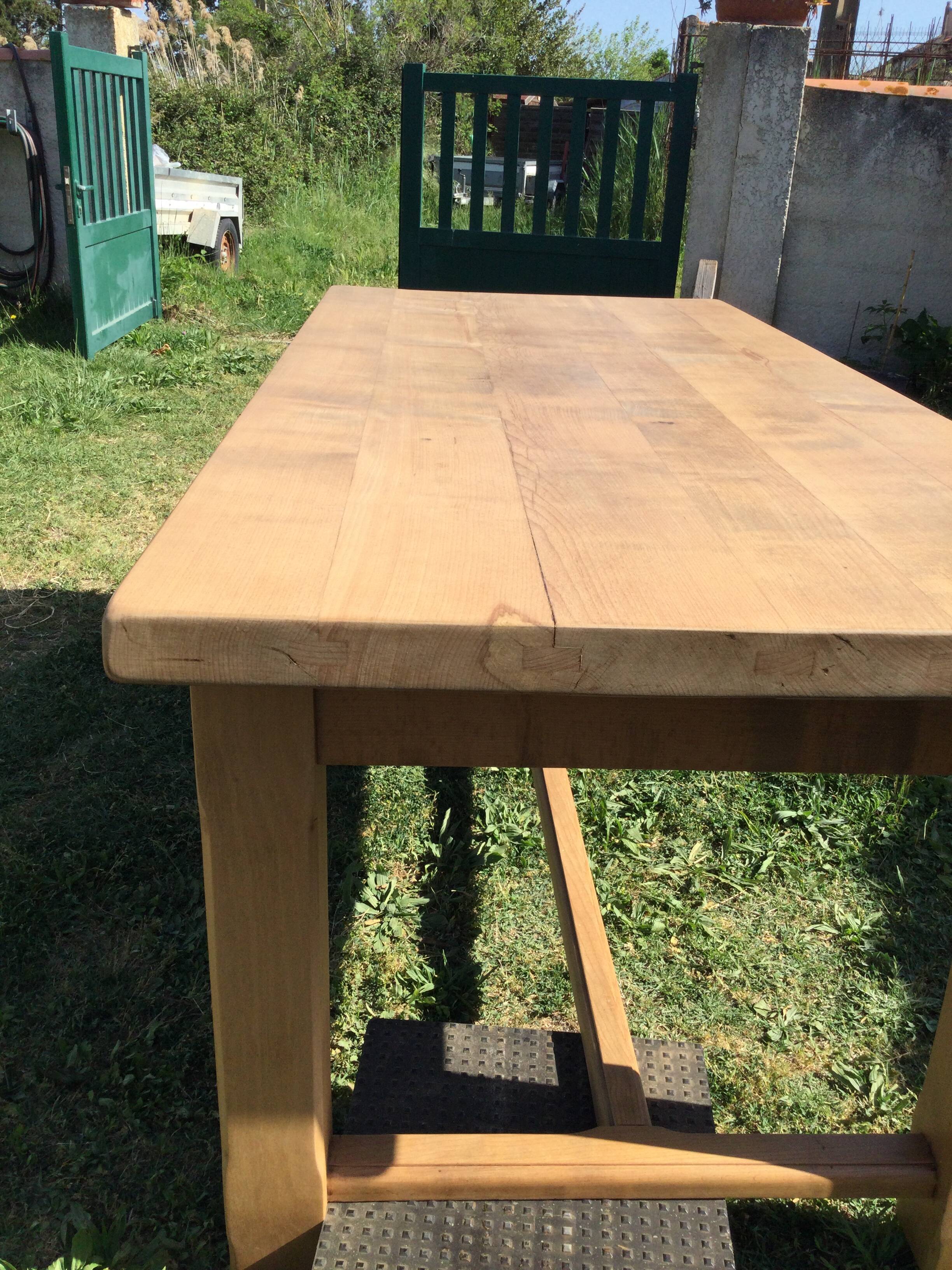 Farm table