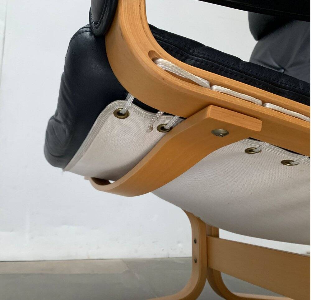 Siesta lounge chair set in Norwegian leather with ottoman by Ingmar Relling for Ekornes