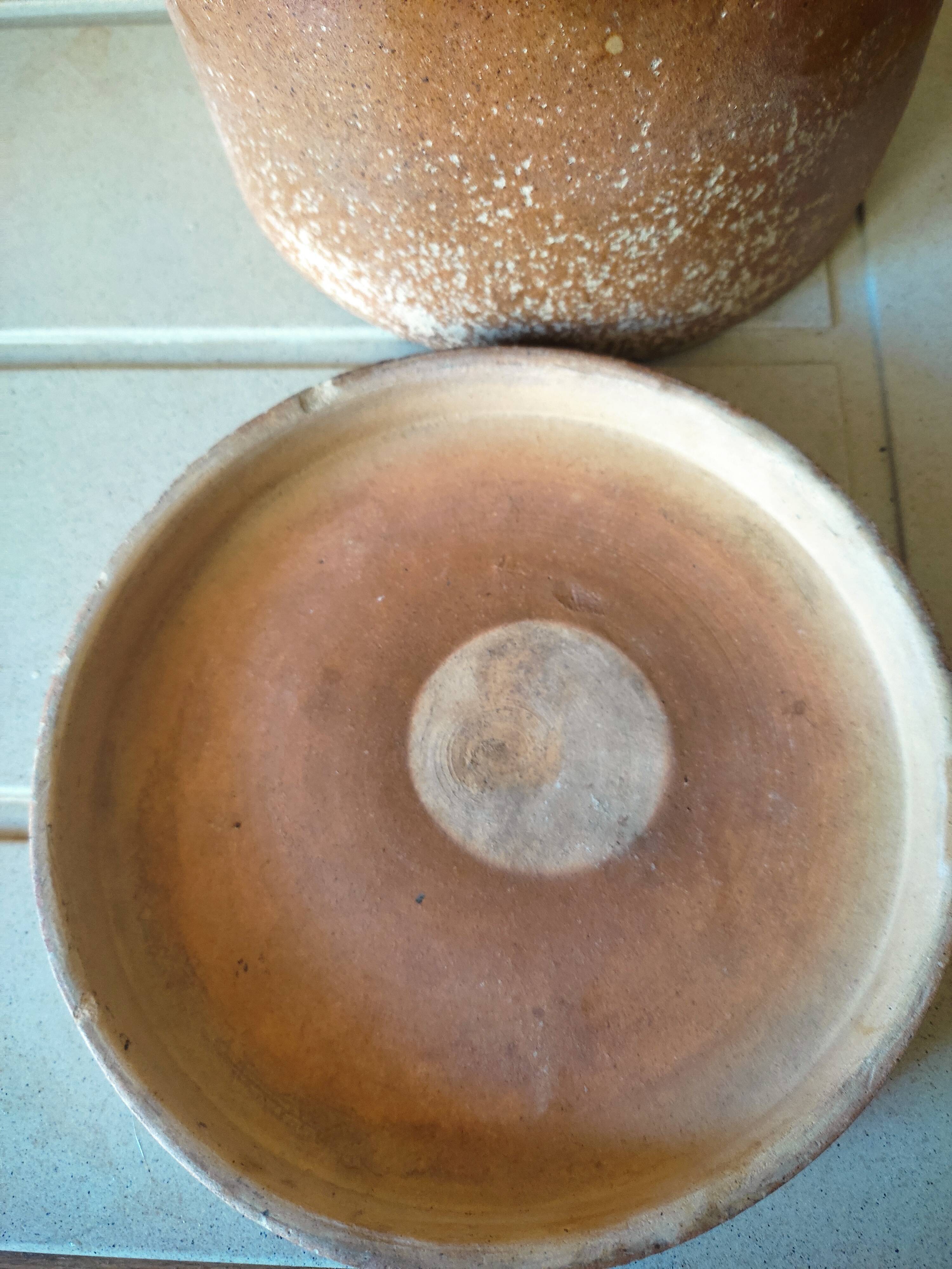 Sandstone condiment pot