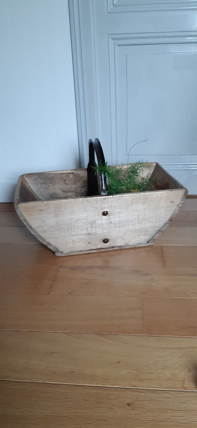 Rustic basket