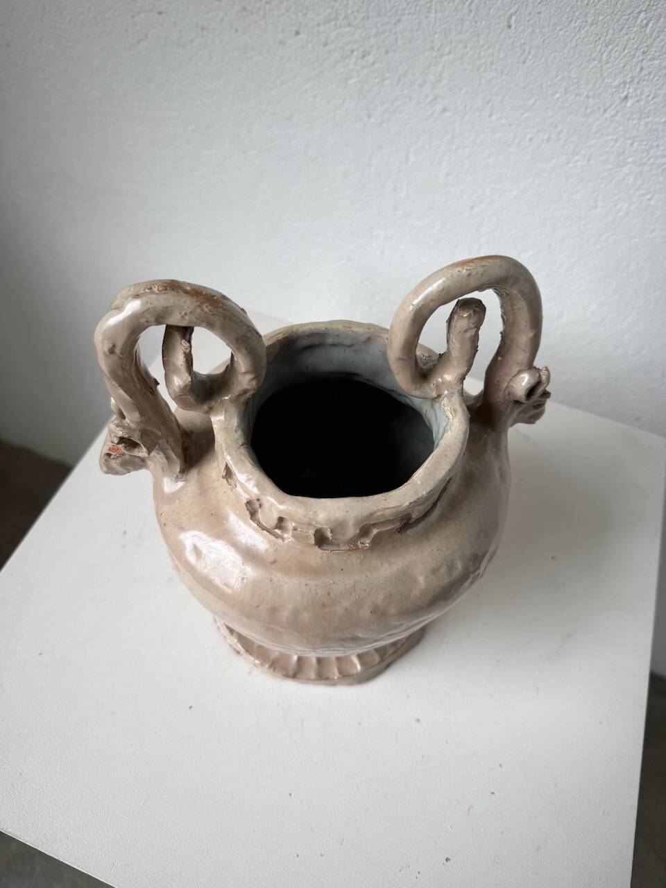 Ceramic bowl with ram heads