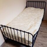 Scalable bed child wrought iron