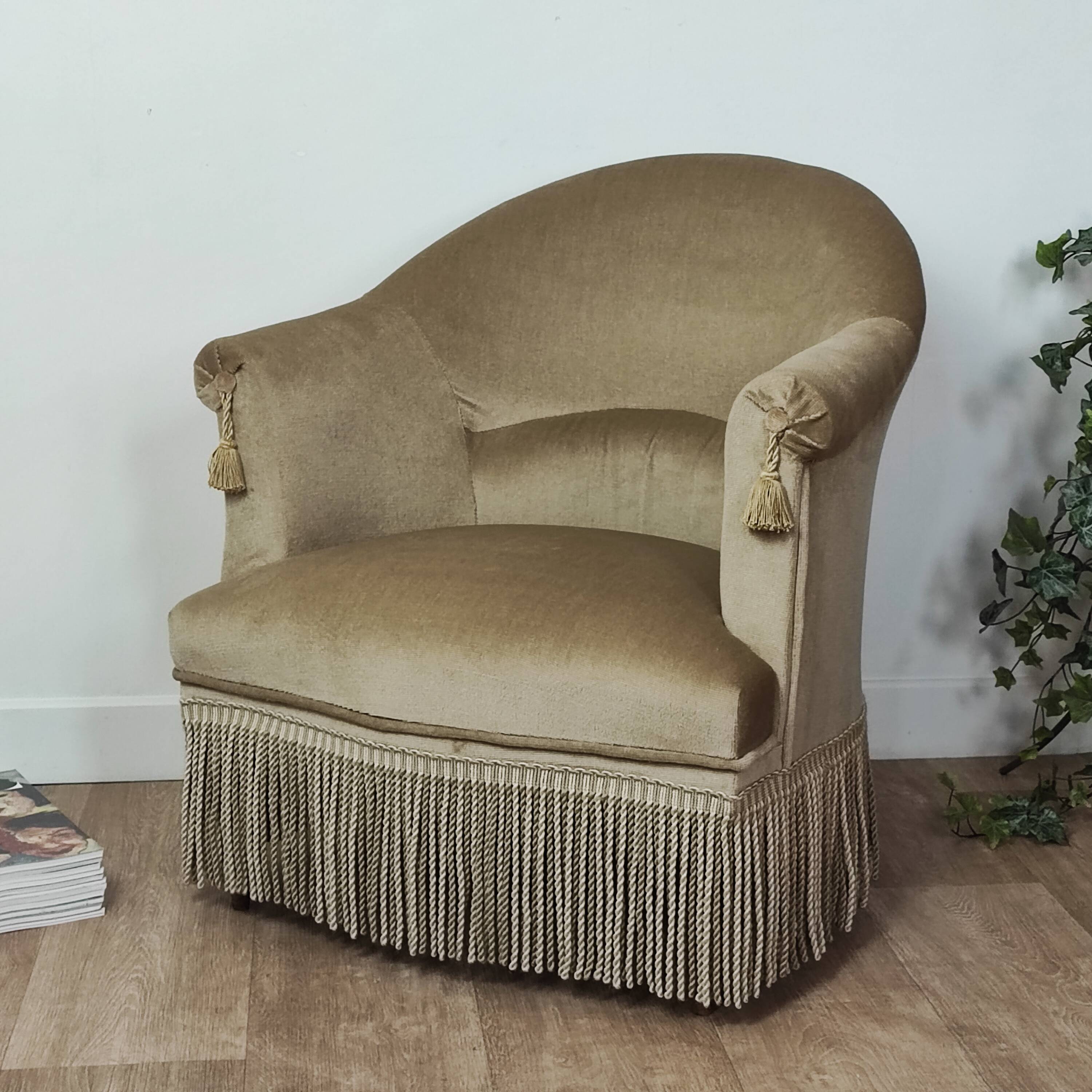 Velvet toad armchair