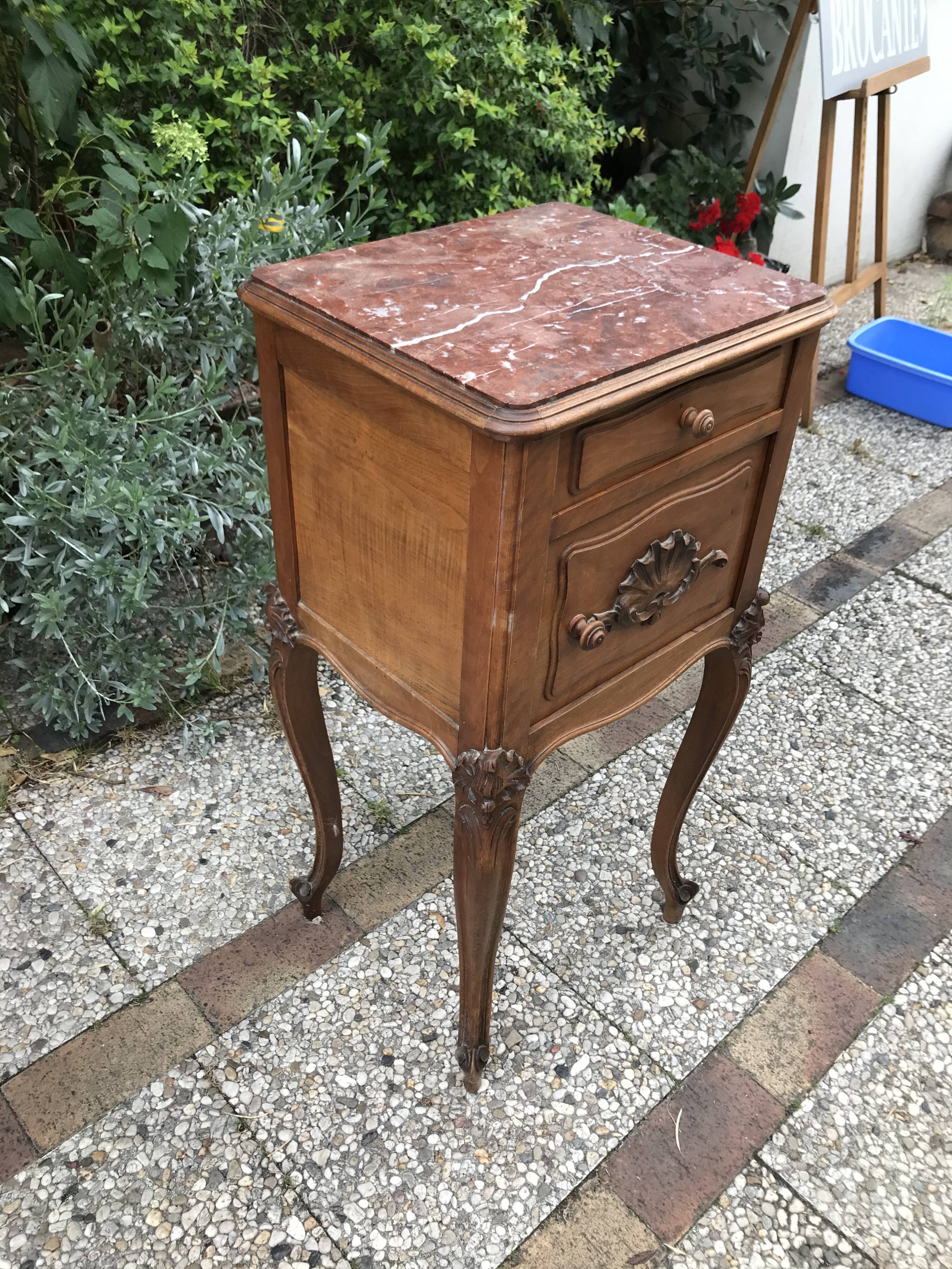 Table de chevet style Louis XV