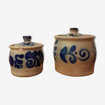 Set of two Alsatian sandstone pots