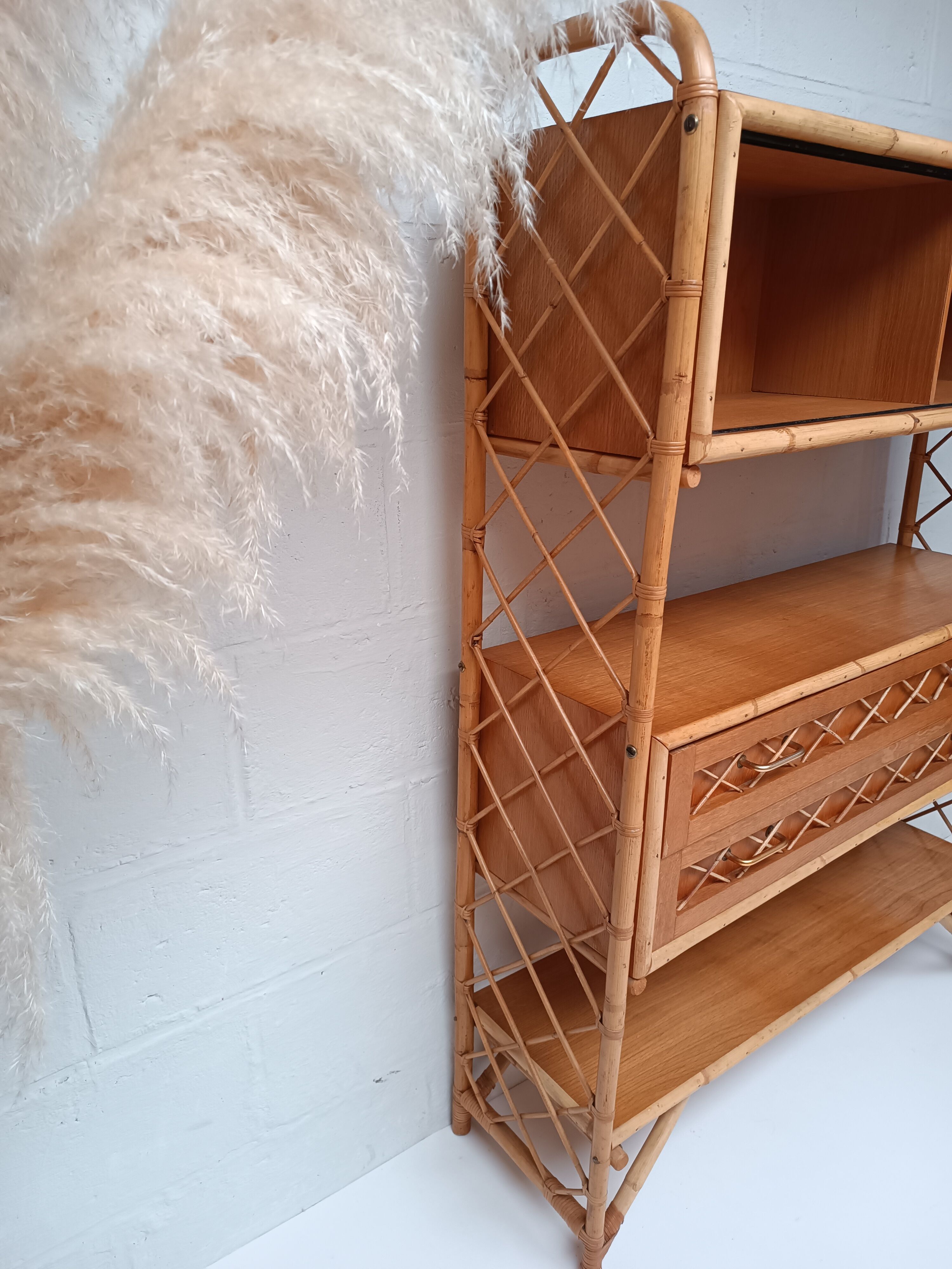 Bookcase shelf vintage in rattan