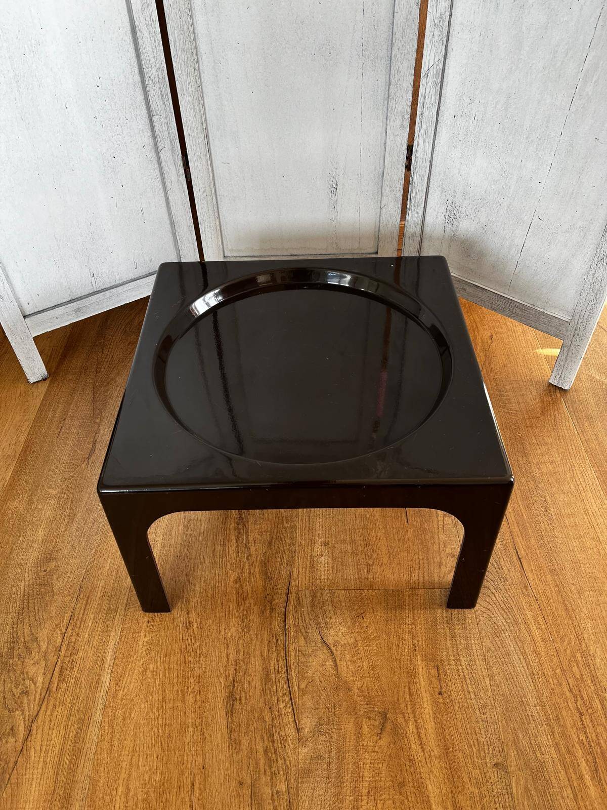 OZOO style vintage coffee table