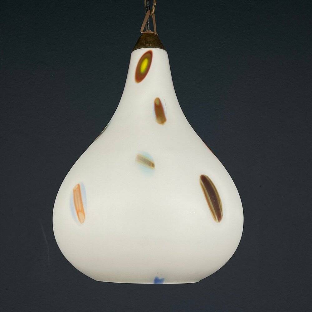 Murano opaline glass pendant lamp from the mid-century by Stilnovo, 1950s.