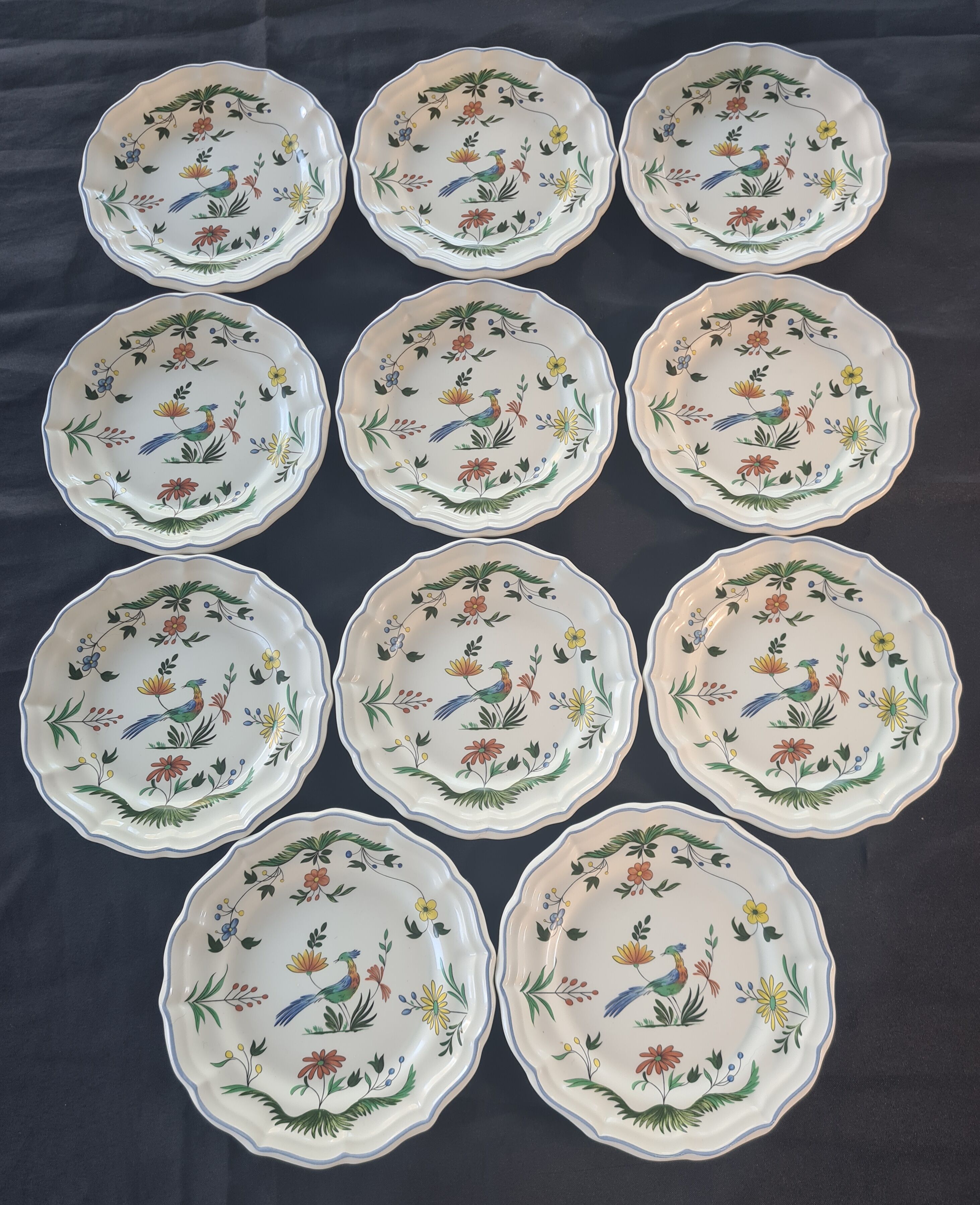 Set de 11 assiettes a dessert en porcelaine