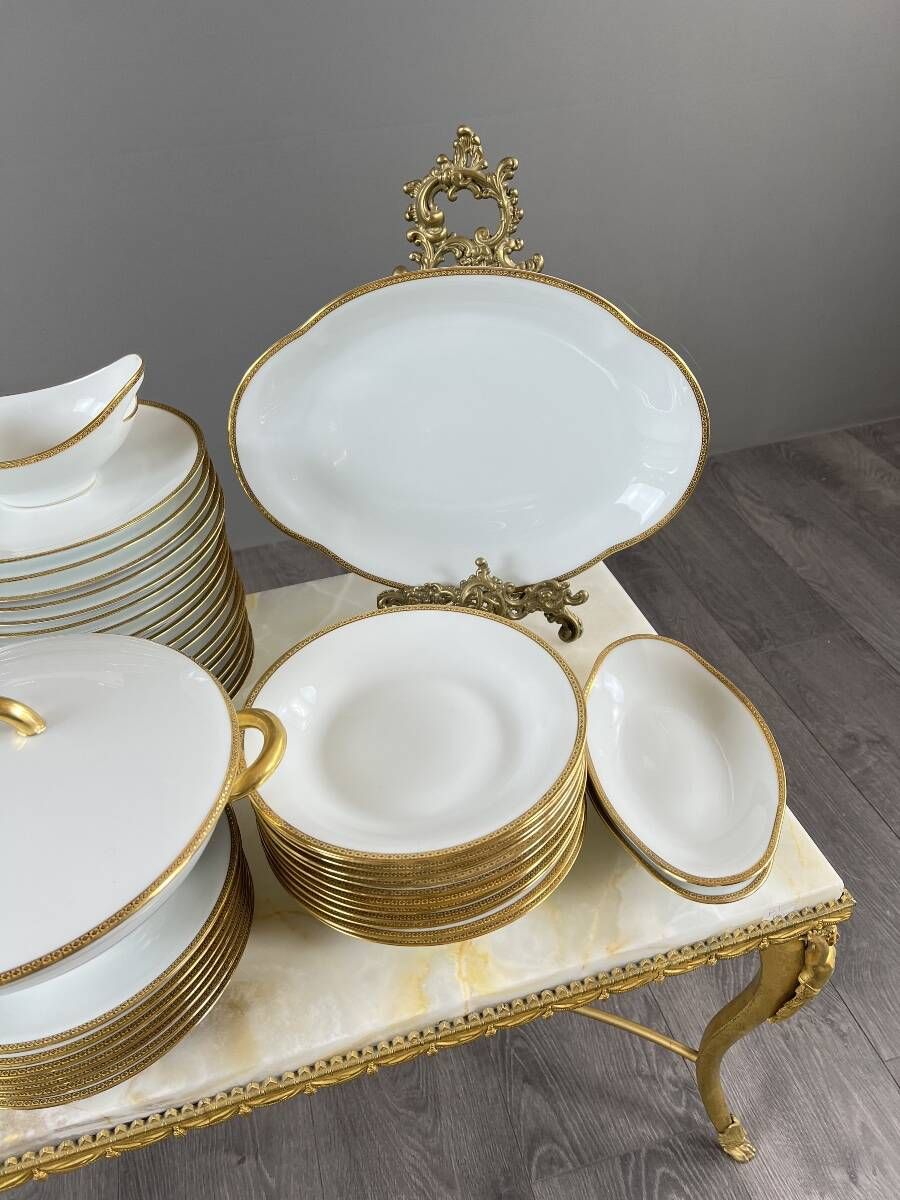 45-piece table service in Limoges porcelain, 20th century
