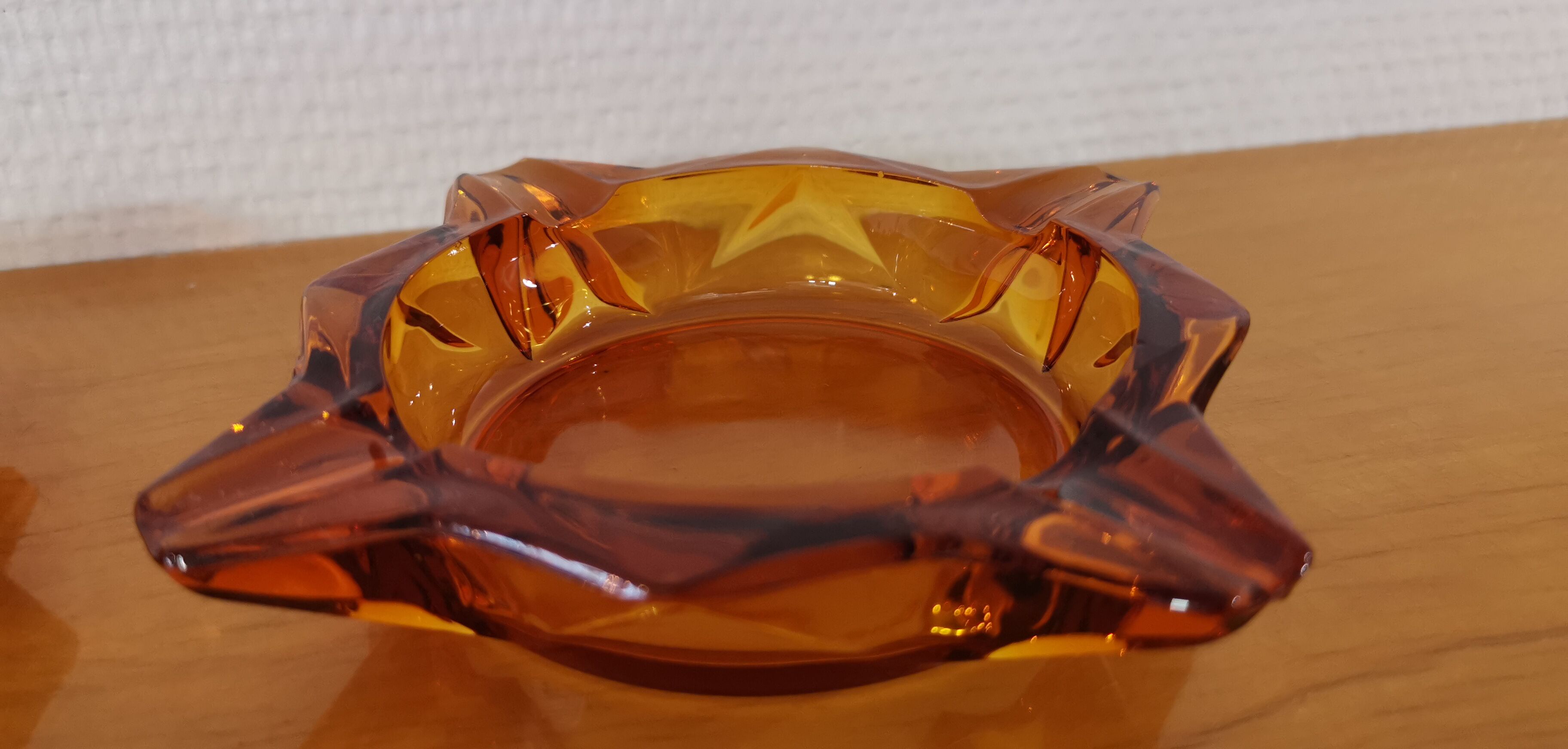2 vintage luminarc amber star ashtrays from the 1970s