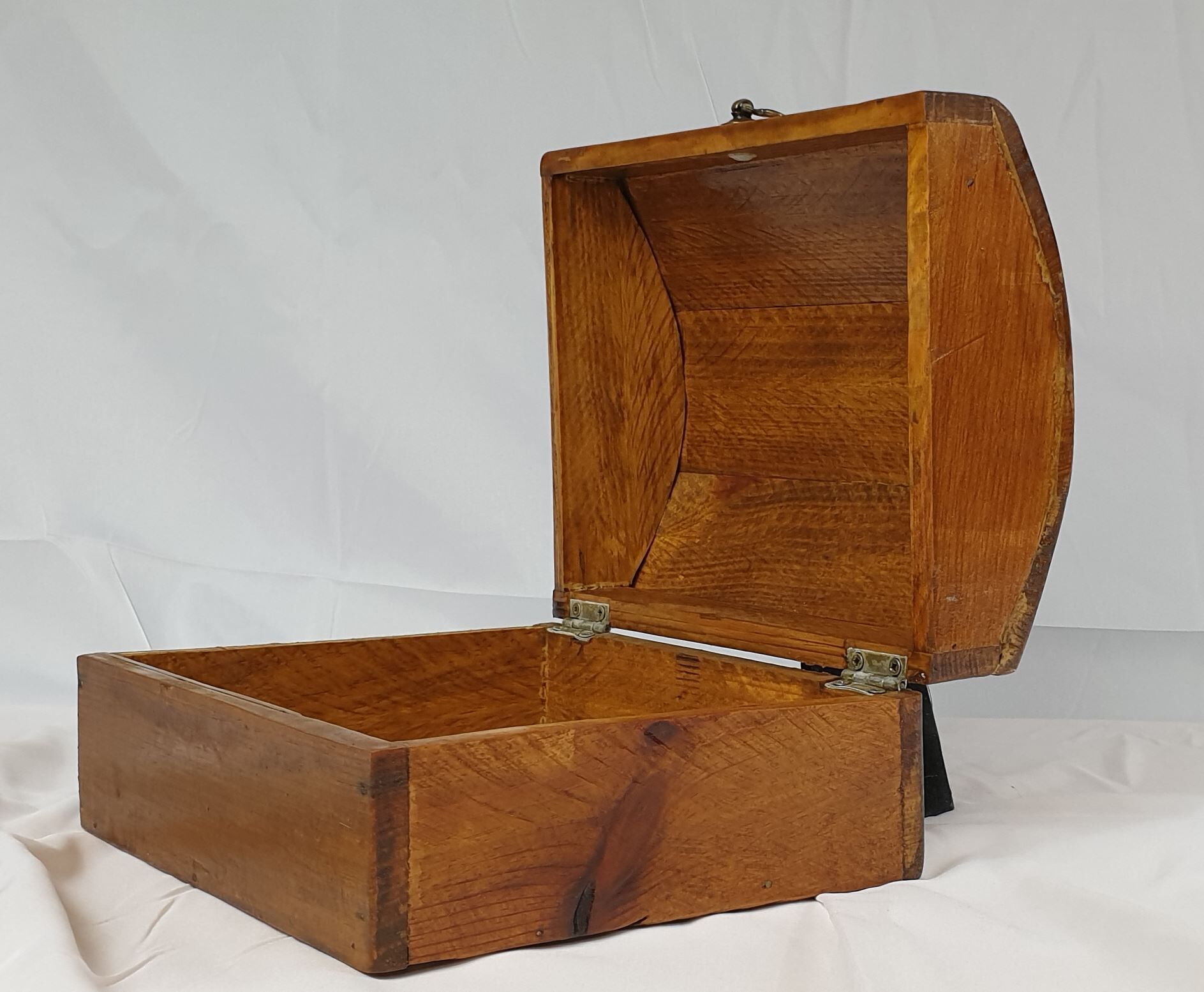 Coffret vintage en bois massif