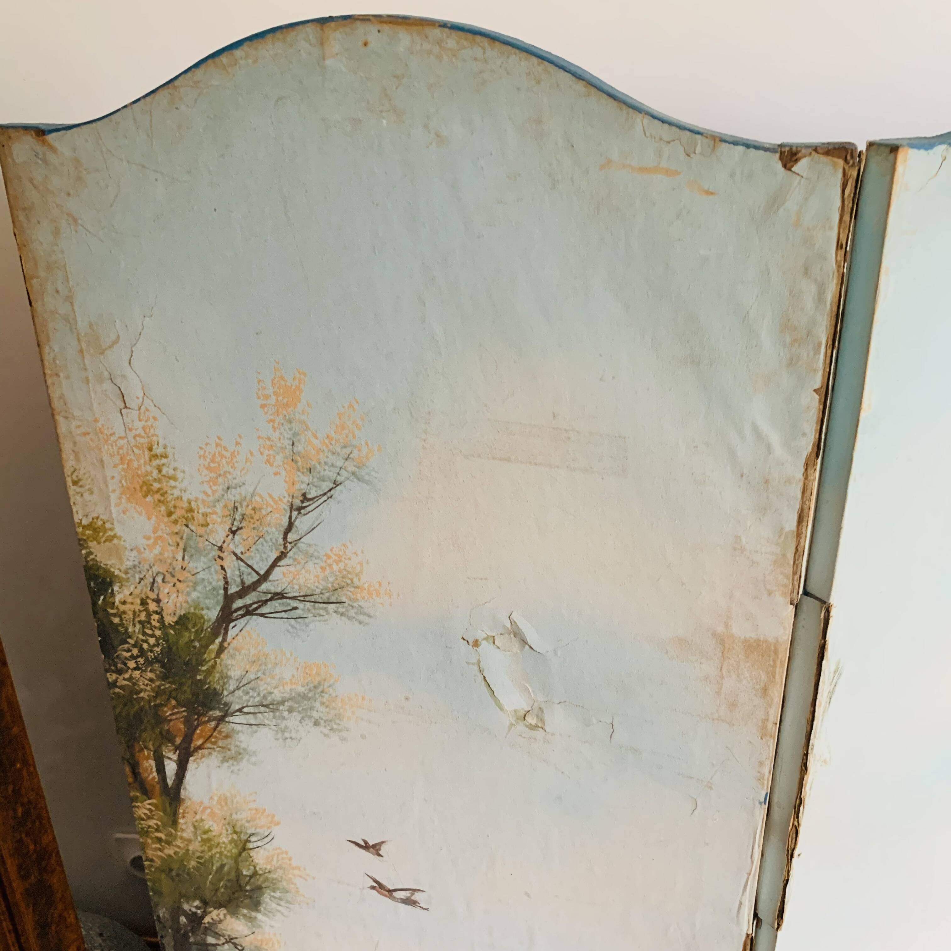 Screen made of painted canvas