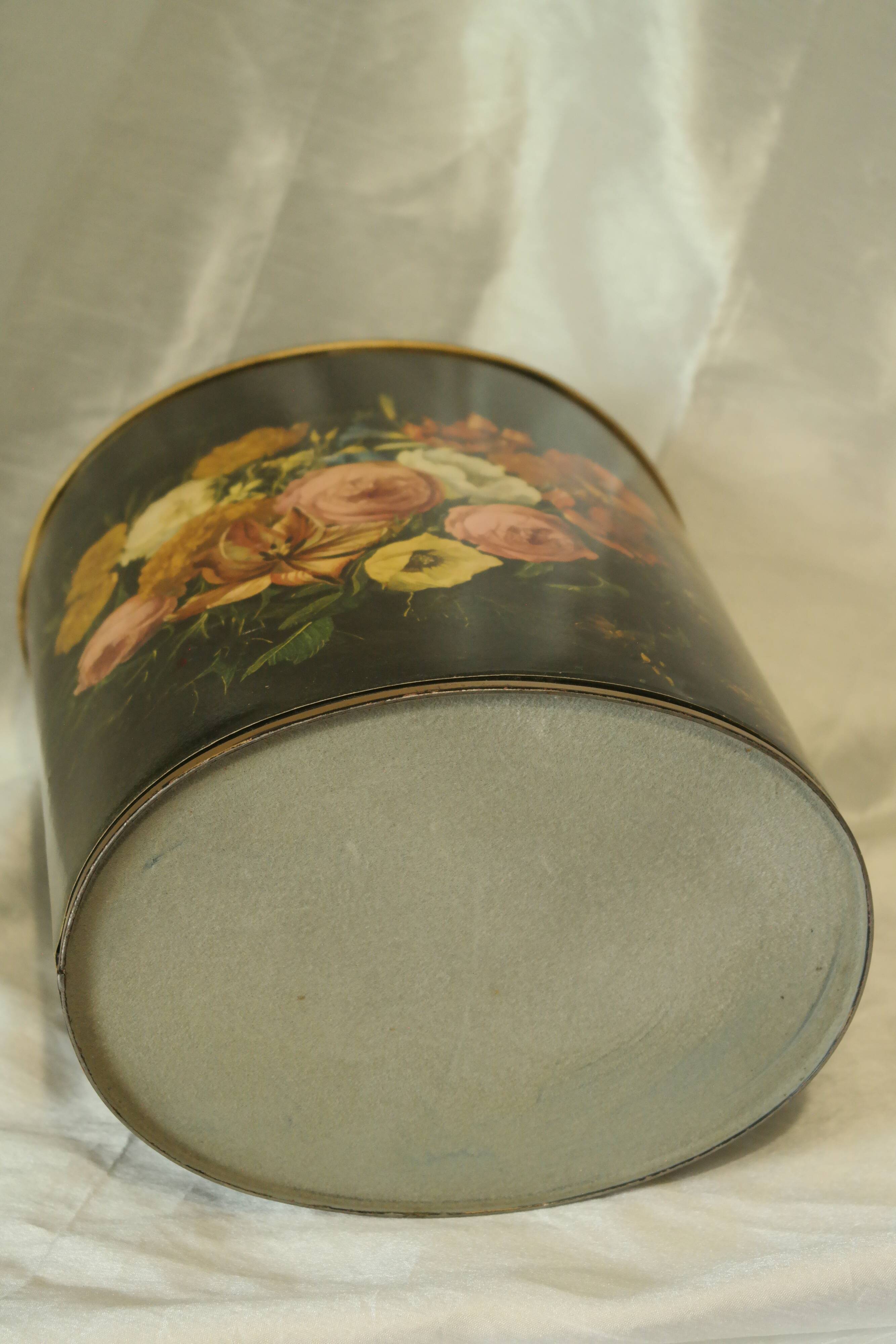 Vintage silkscreened sheet metal paper basket Napoleon III style
